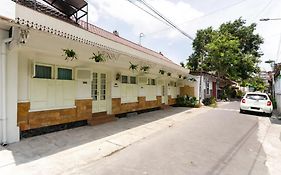 RedDoorz Syariah near Titik Nol Yogyakarta